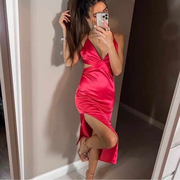 New Zara Satin Effect Cut Out Midi Coral Pink Dress 3520/845 Medium Bloggers Fav - Picture 1 of 12